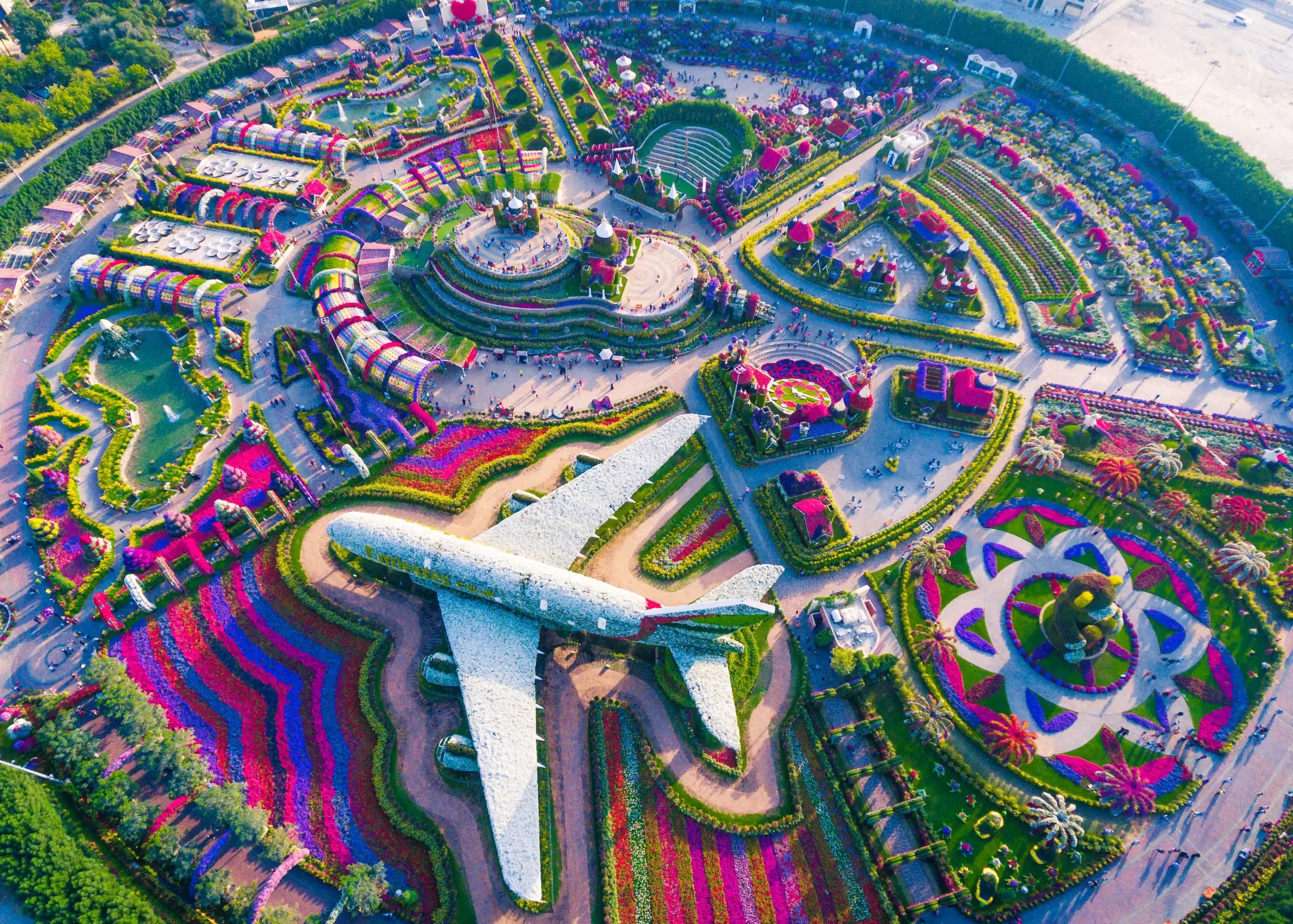 Dubai's Astonishing Instagrammable Spots: Don’t Miss Out Dubai-Miracle-Garden